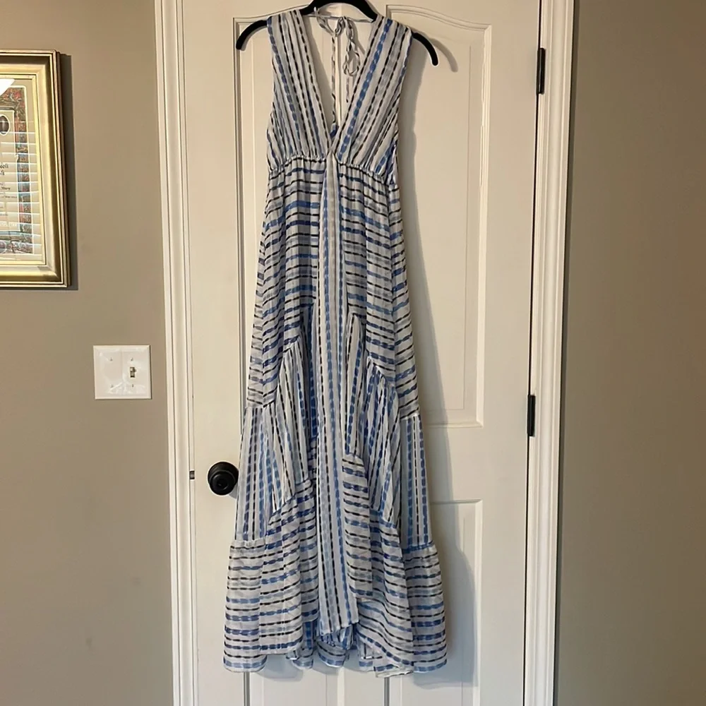 Misa Dominika tiered Maxi Dress 💙🤍 - Picture 5 of 9